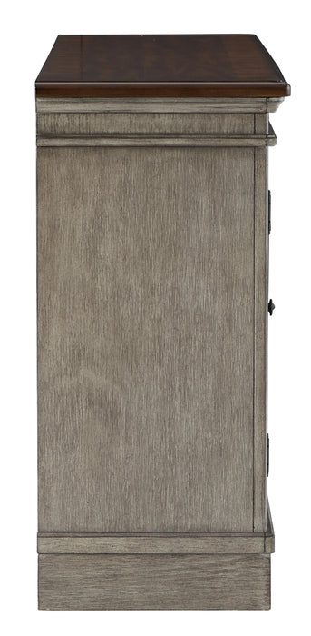Lodenbay Dining Room Server