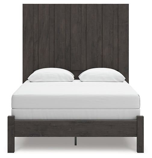 Queen Panel Bed with Mirrored Dresser, Chest and Nightstand